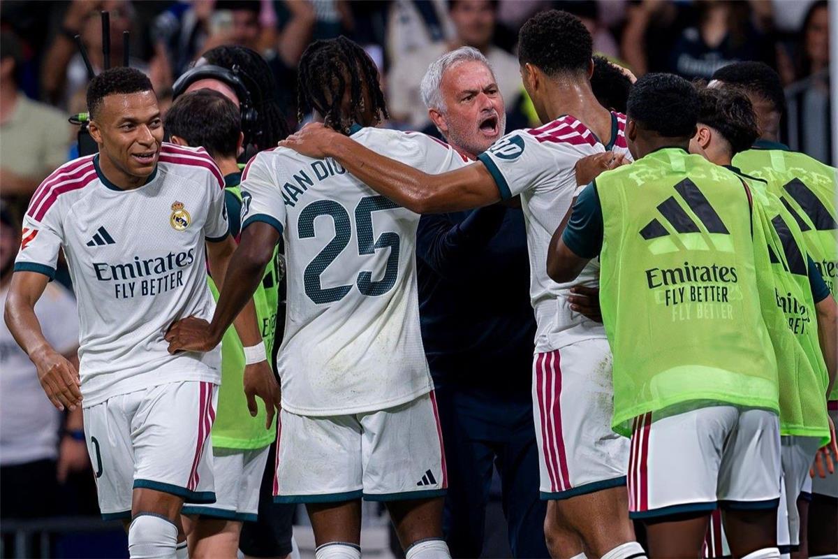 رقم قياسي غير مسبوق لـ مورينيو مع ريال مدريد